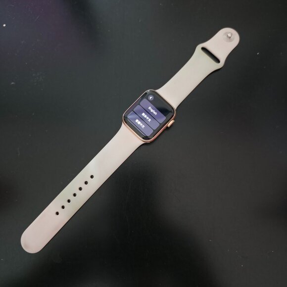 GPS Only Apple Watch SE 1st Gen 40MM Rose Gold Aluminum Sport Loop A2353 - Picture 1 of 2